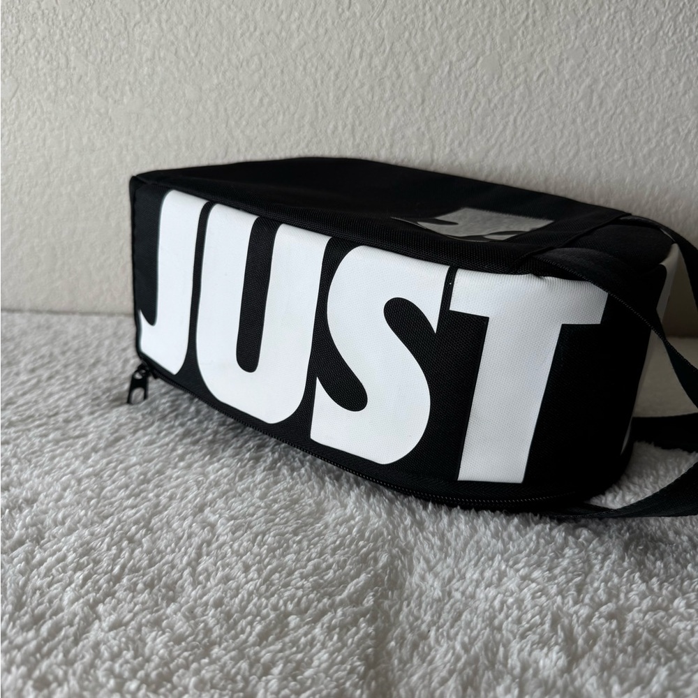 Black Nike Multi Zip JDI Fuel Pack Lunch Box - Picture 5 of 10